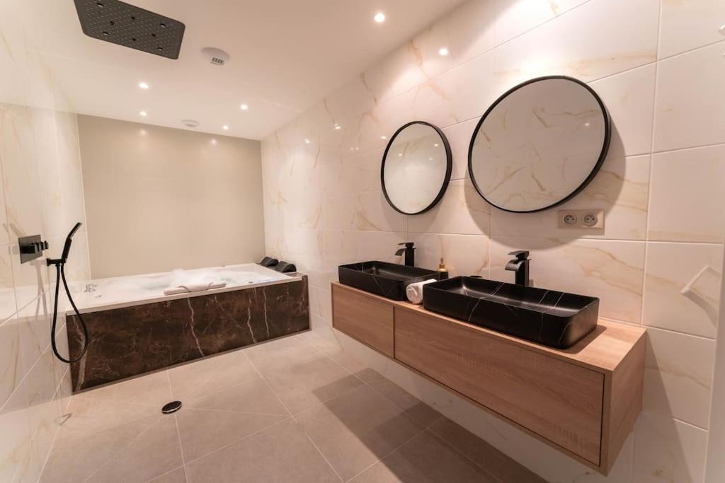Luxury Room, Parking, Wifi, Jacuzzi, Balneo * Nizza